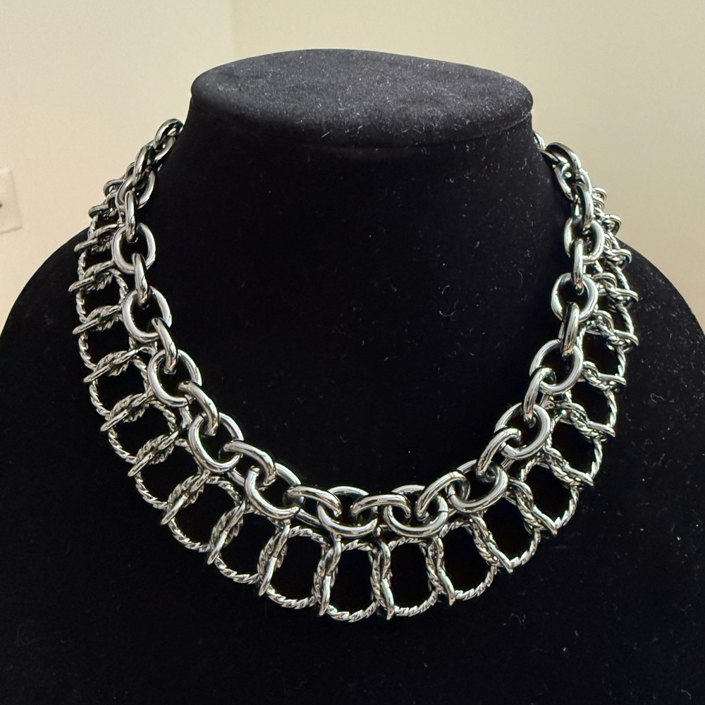 Elegant gun metal silver chain necklace